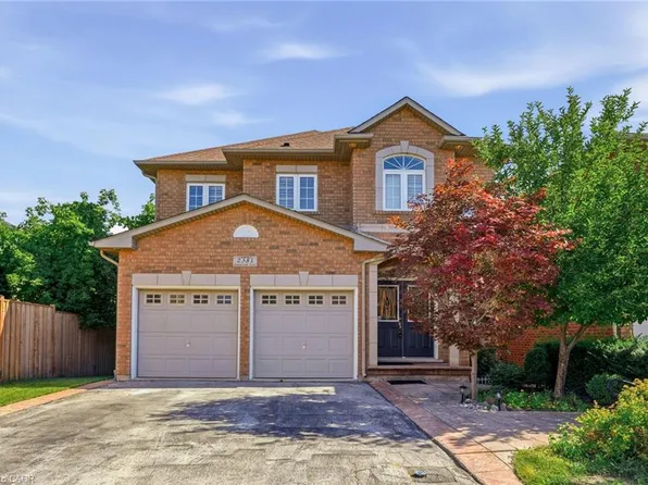 2381 Grand Oak Trl, Oakville, ON L6M 4V4