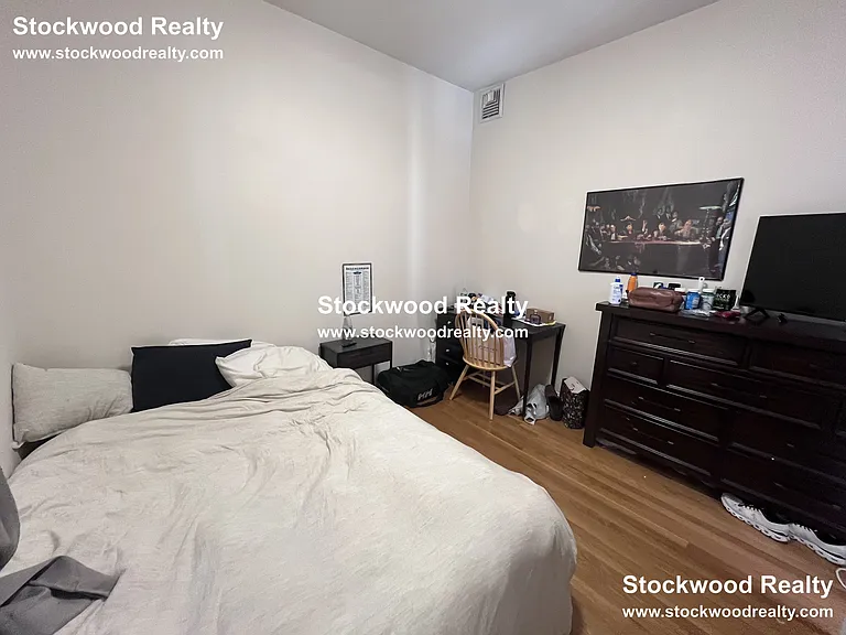 16 Gates St #1 — Photo 17