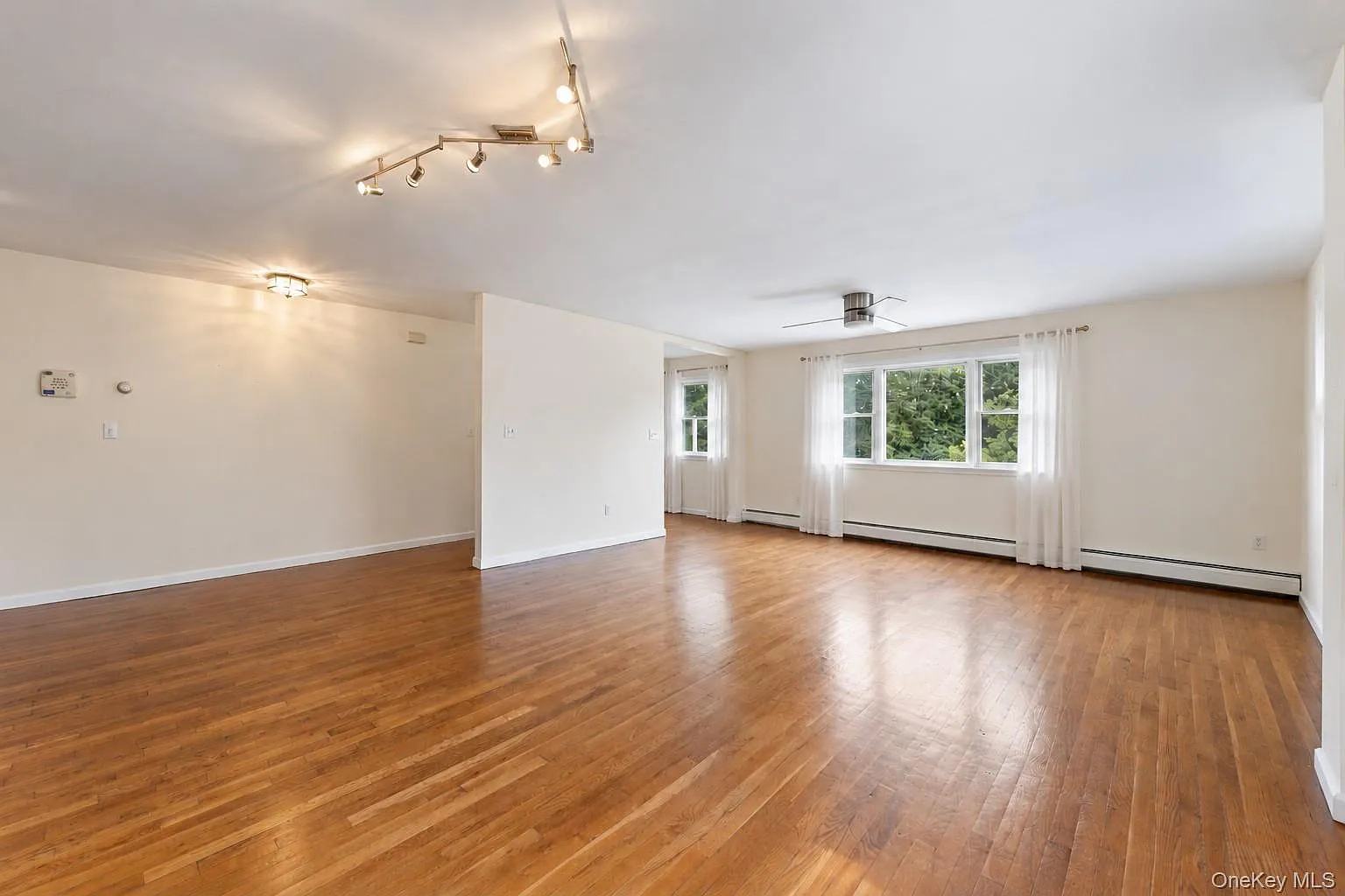 3 bed, 2.0 bath, 1727 sqft, $3,500 — Photo 4