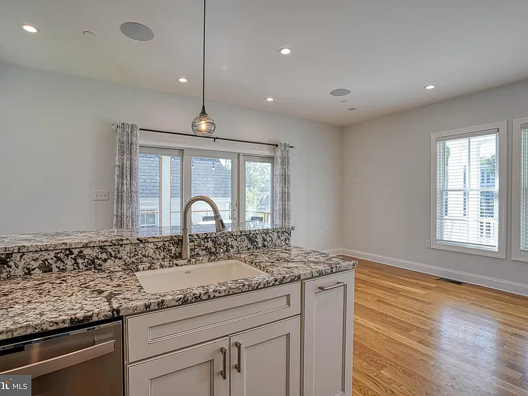 101 Tilghman St — Photo 14