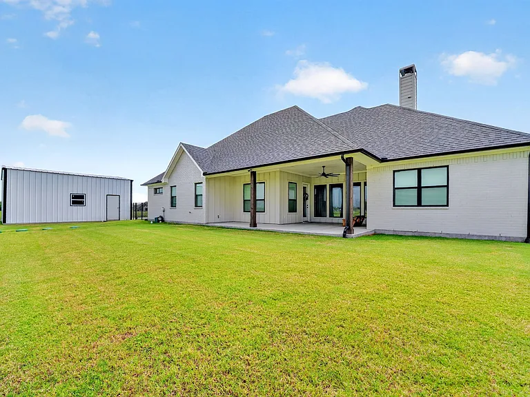 4761 Sarah Dr — Photo 16