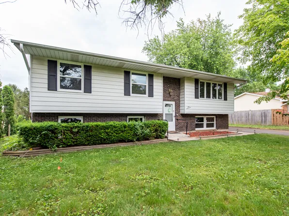 417 Garnett Ave, Winthrop Harbor, IL 60096