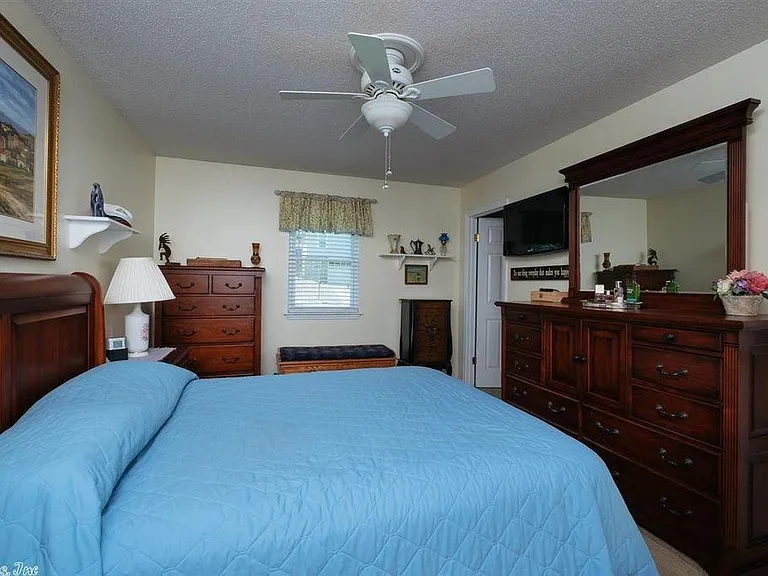 4 Castle Hill Ct — Photo 32