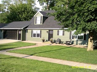 1103 N Michigan Ave, Howell, MI 48843