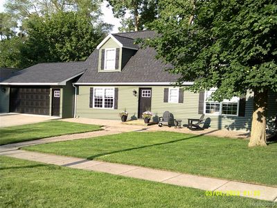 1103 N Michigan Ave, Howell, MI, 48843