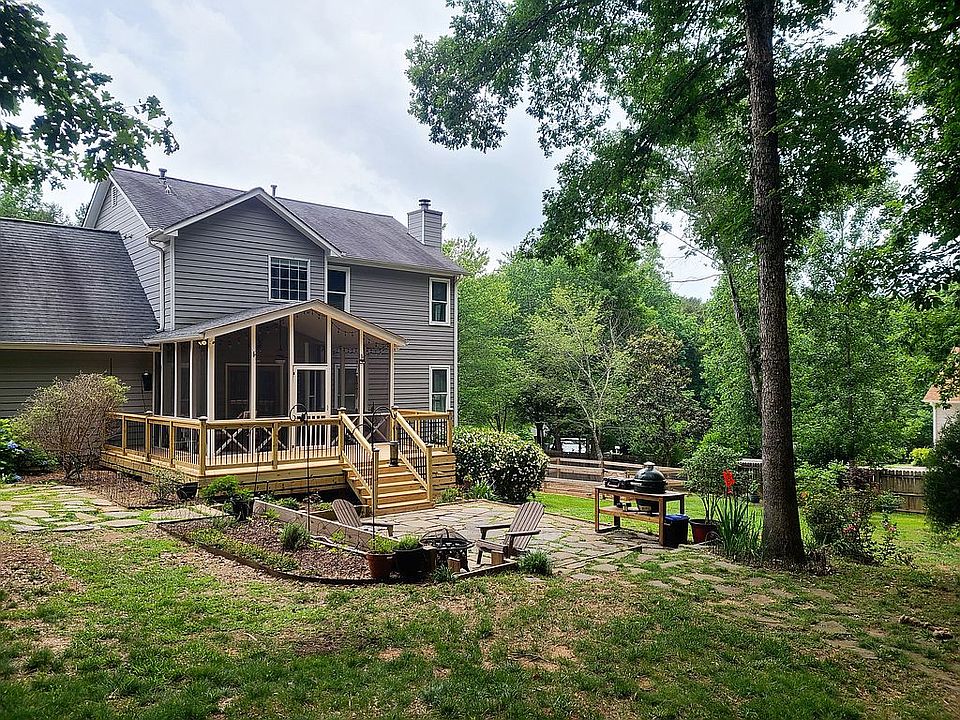 2nd image of 2895 Valley Ct