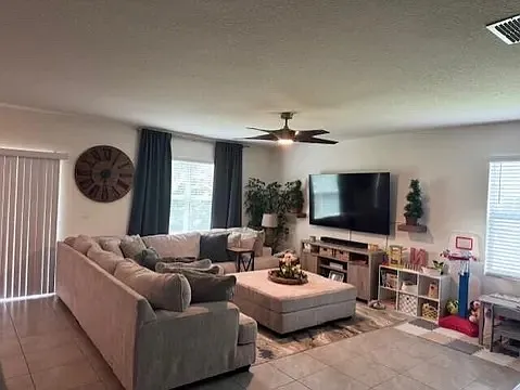 1962 SW Delmonico Ave — Photo 1