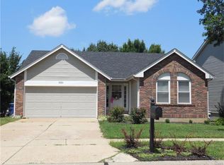 16531 Hunters Crossing Dr, Wildwood, MO 63040