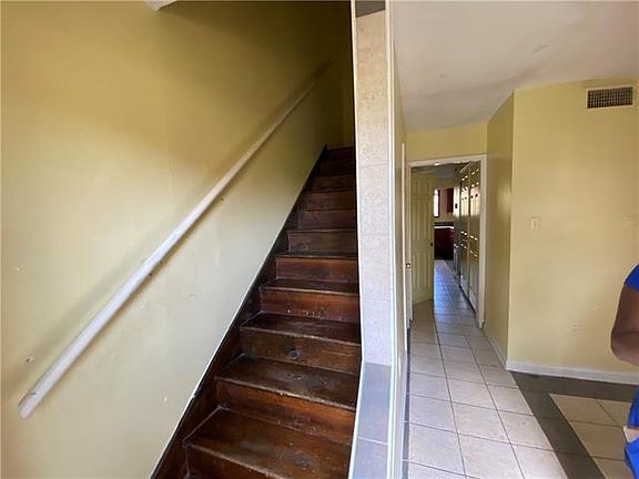 4th image of 7040-42 Boston Dr