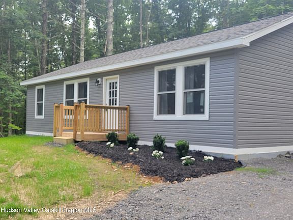 3rd image of 112 Klingermann Drive