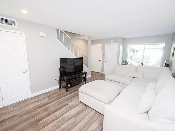 4th image of 929 Jamacha Rd Unit B