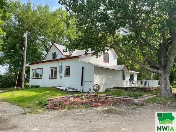 401 Shady Ln, Washta, IA 51061