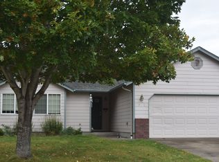 572 Creswood Dr, Creswell, OR 97426
