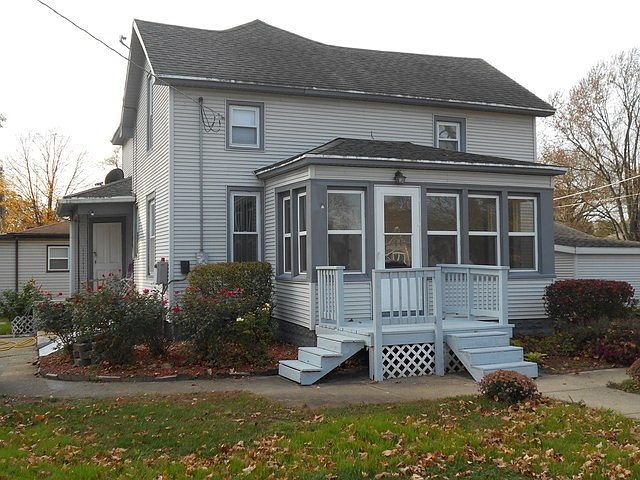 1st image of 313 N Division St