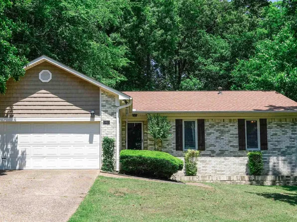 1403 Misty Dr, Benton, AR 72019