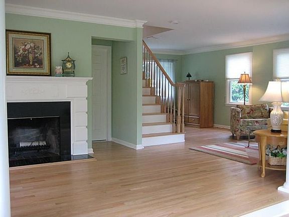 4th image of 13 Saint Charles Ave