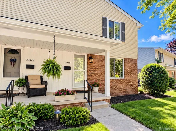 24459 Quad Park Ln, Clinton Township, MI 48035
