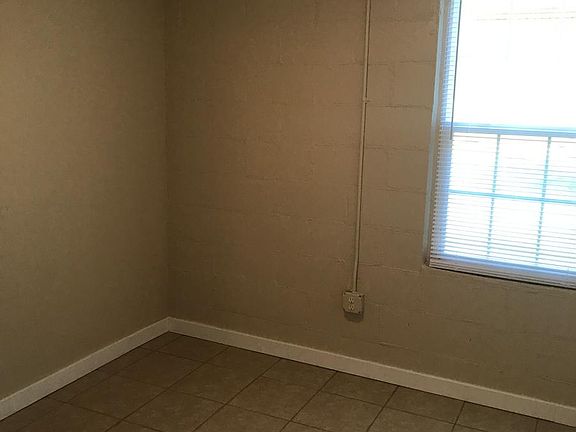 5th image of 302 E Jackson Ave