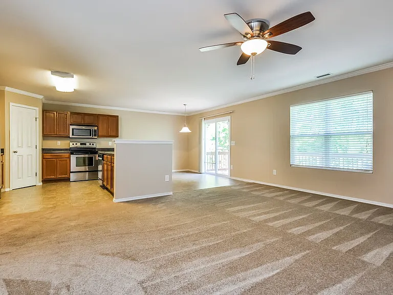 3121 Varcroft Rd — Photo 2
