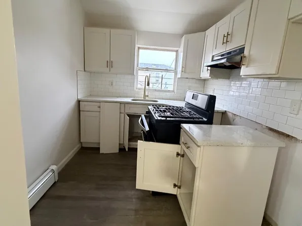 69-19 Bayfield Avenue image 1 of 7