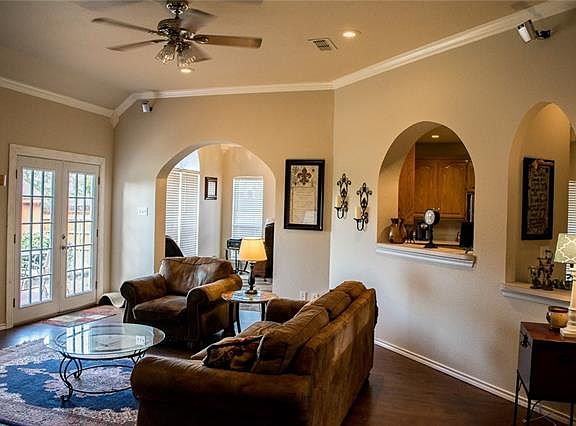 5th image of 505 Greenwood Ln