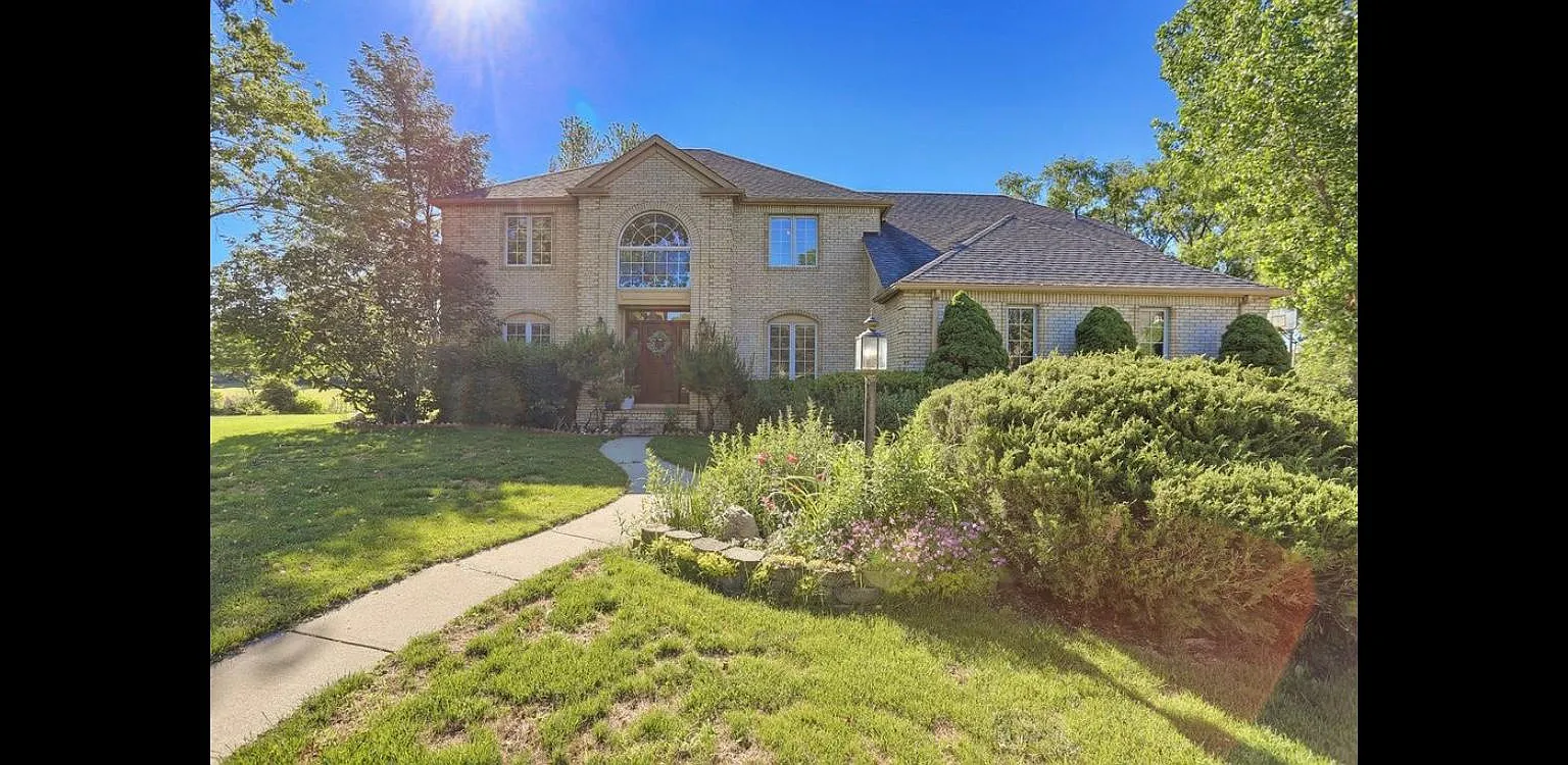 Bentbrook Dr, Champaign — Photo 1