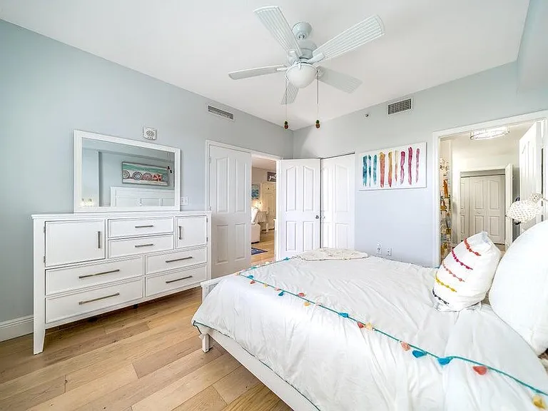 250 NE 3rd Ave #1502 — Photo 21