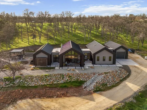 8202 Maynard Rd, Palo Cedro, CA 96073