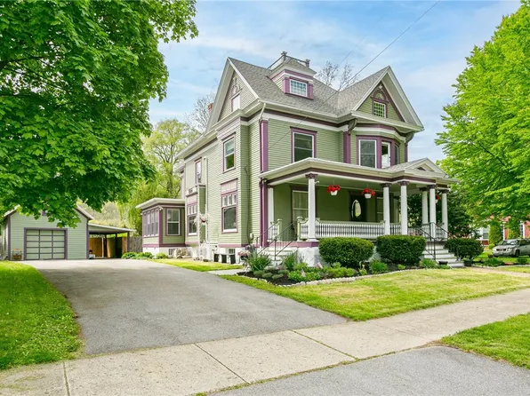 152 N Main St, Naples, NY 14512