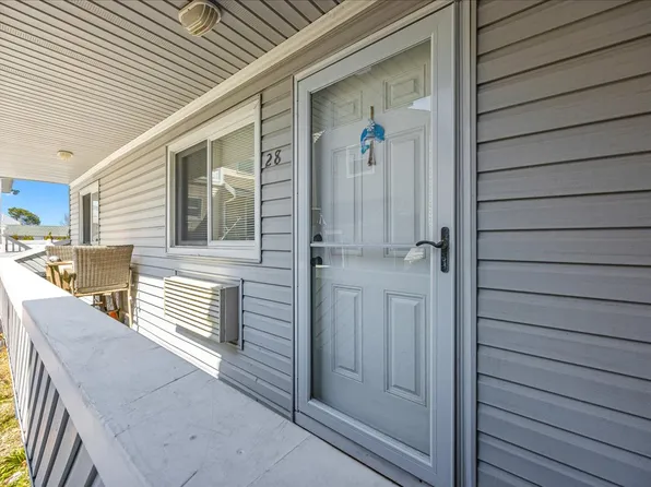 9105 Atlantic Ave, Margate, NJ 08402