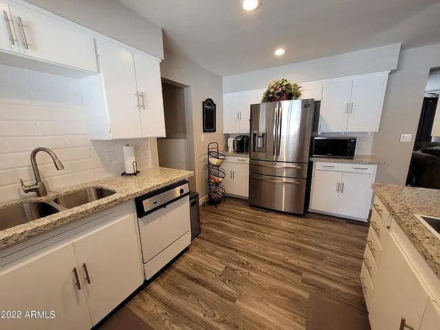 6701 N 42nd Dr — Photo 5