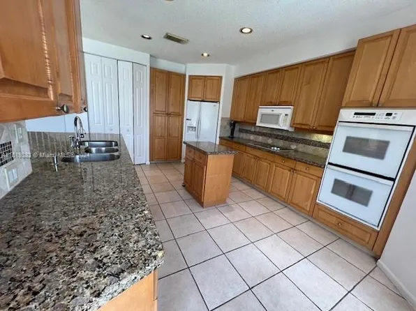 5372 SW 34th Way, Fort Lauderdale, FL 33312