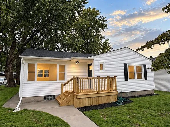 531 S 2nd St, La Crescent, MN 55947