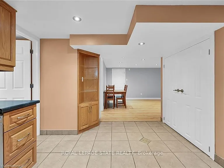 221 Gray Rd #B — Photo 11