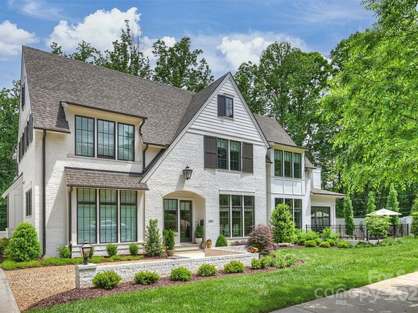 2509 Montrose Ct, Charlotte, NC 28207