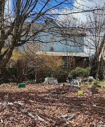 3rd image of 407 Columbia Ave