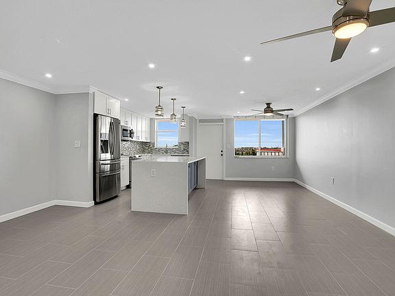 3rd image of 108 Paradise Harbour Blvd APT 504