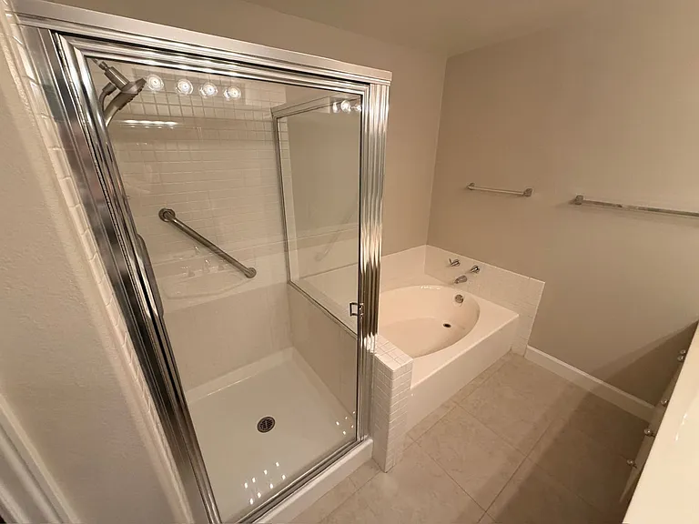 7605 Rolling View Dr #101 — Photo 24