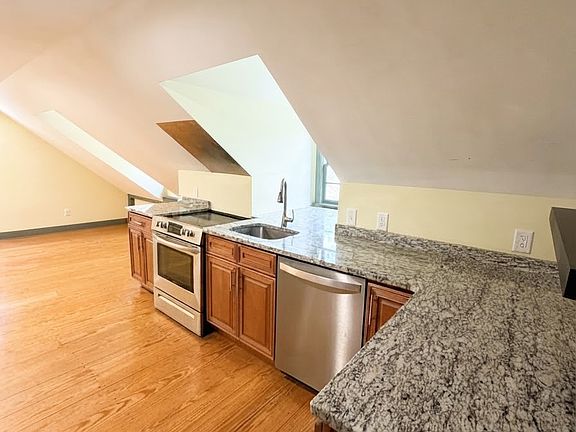 2nd image of 130 South St