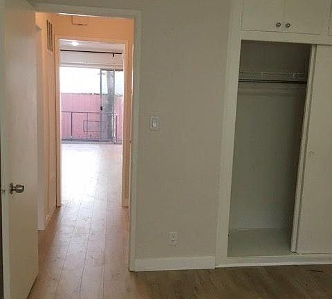 5th image of 838 Lincoln Blvd APT 5