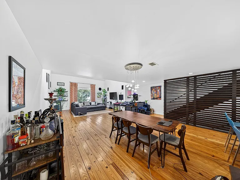 2809 Crawford St — Photo 5