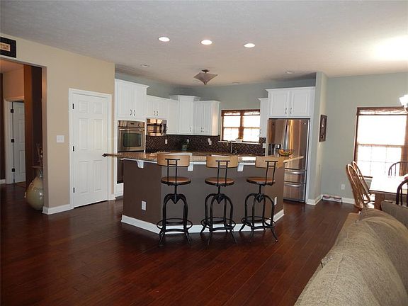 4th image of 6760 Buckingham Ln
