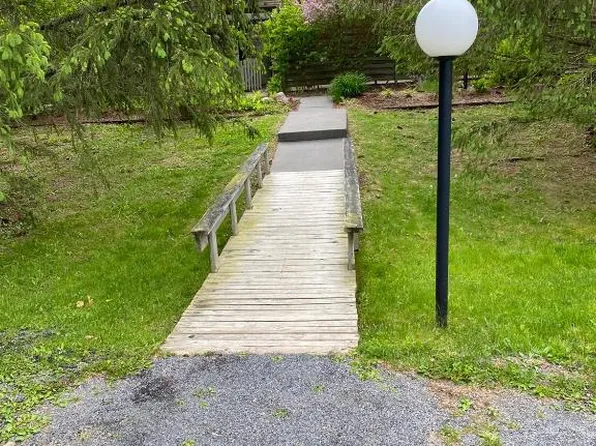 55 Lois Ln, Ithaca, NY 14850