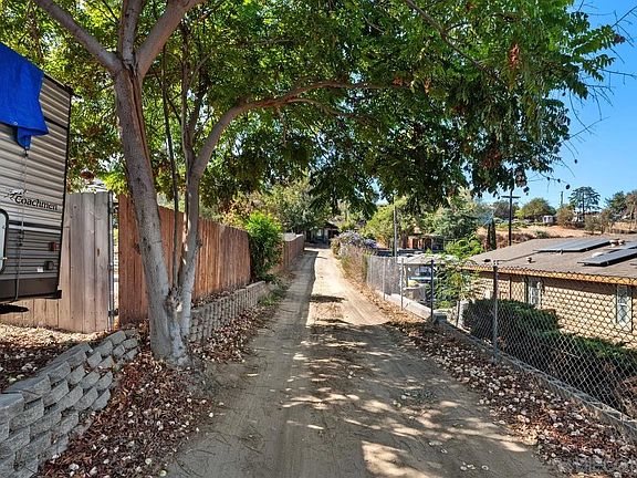 3rd image of 12261 Linroe Dr