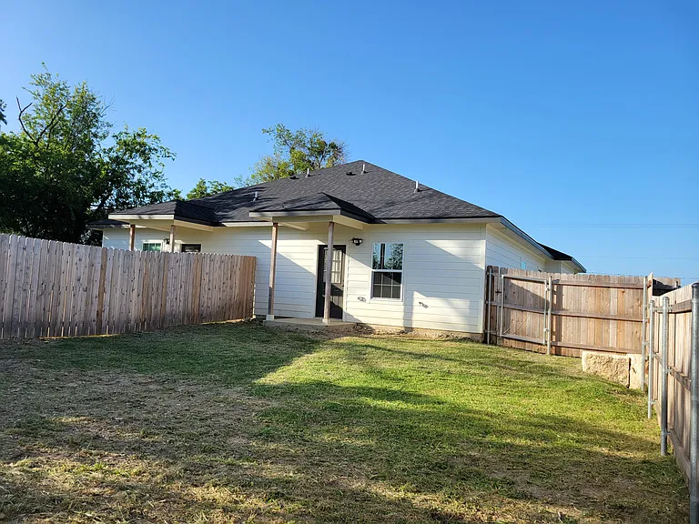 112 Coralee Ln — Photo 22