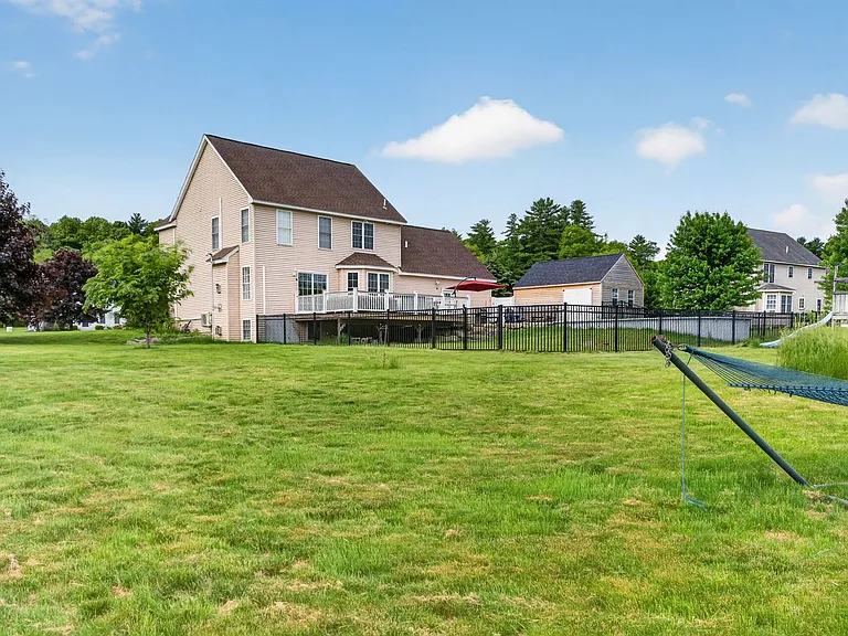 9 Stephen Dr — Photo 35