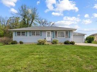 274 W Center St, Burlington, IL 60109