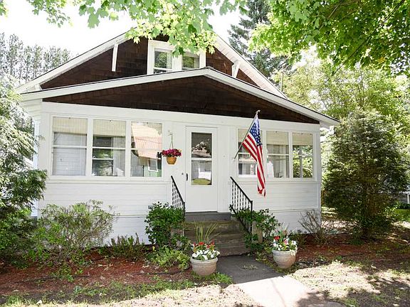 3rd image of 24 Fairview Ave