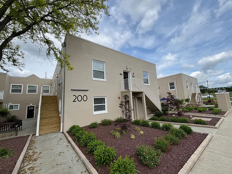 200 Amber St — Photo 4
