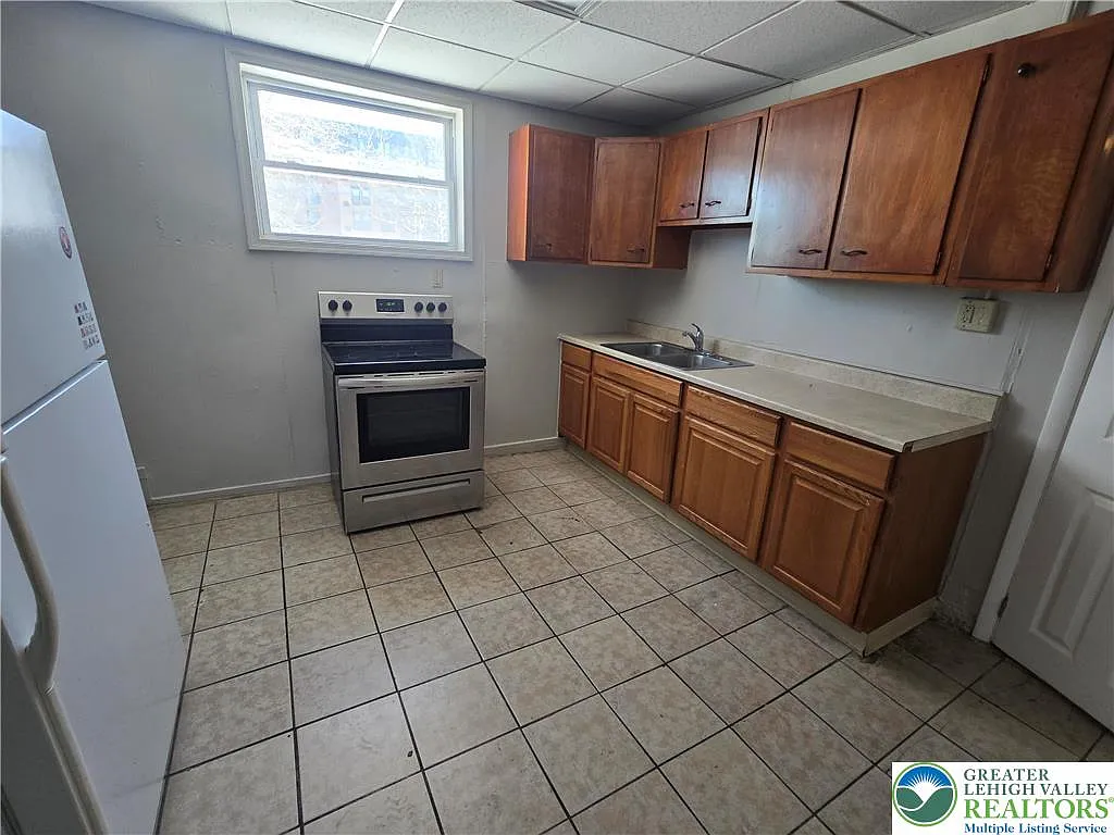 2 bed, 1.0 bath, $1,250 — Photo 3